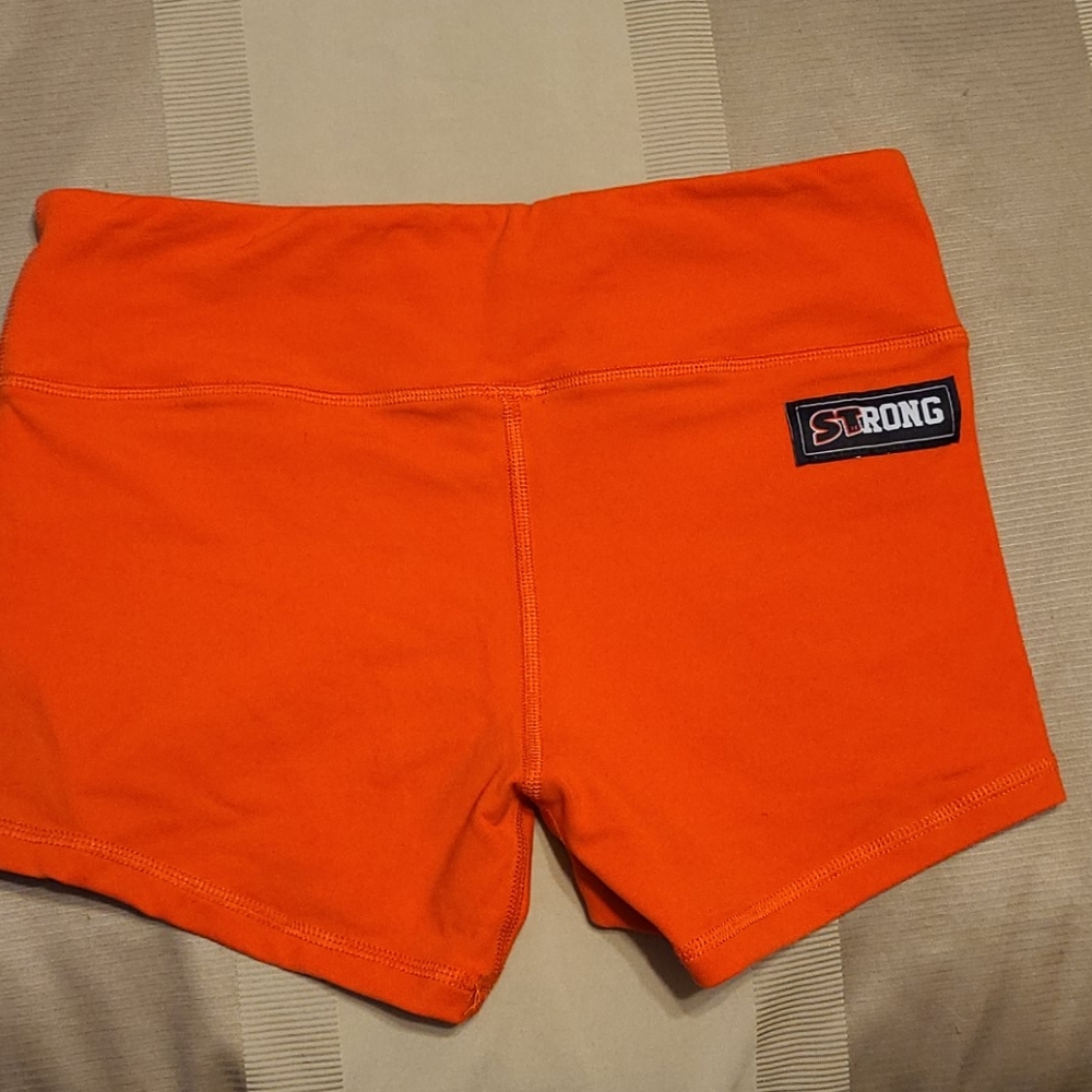 Fleo Strong booty shorts